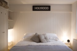 Holyrood Cottage Edinburgh bed